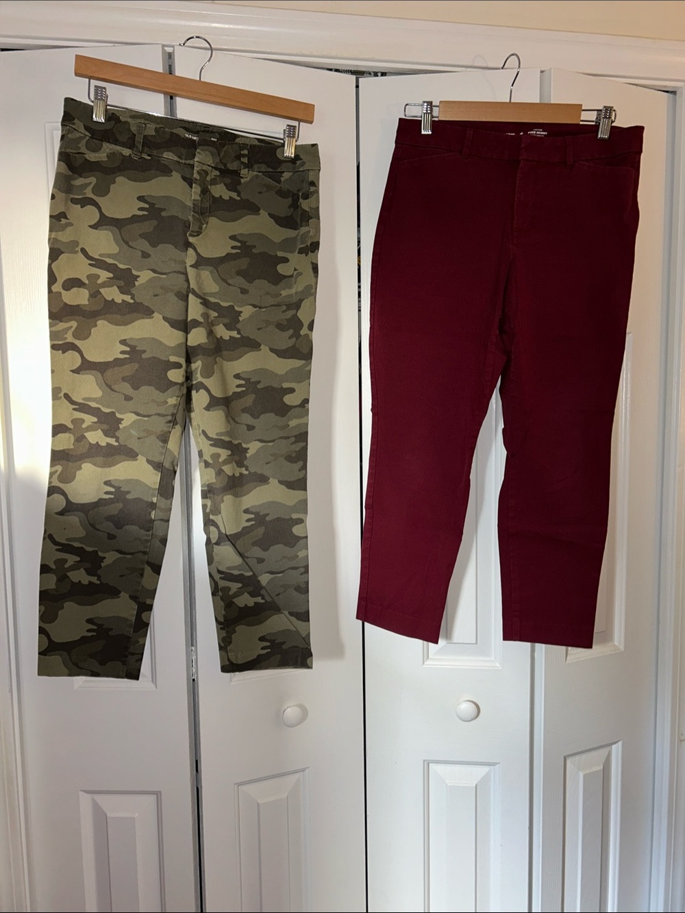Bundle of 2 Pairs Old Navy Olive Camo and Burgundy Pixie Pants